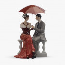 Статуэтка Светская пара под зонтом