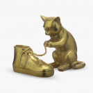 Статуэтка Кошка с башмачком золотистая