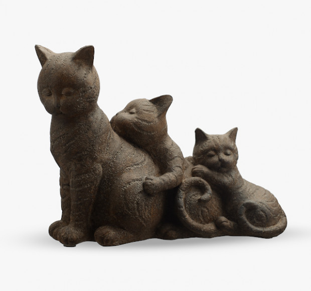 Статуэтка Кошка с ласковыми котятами